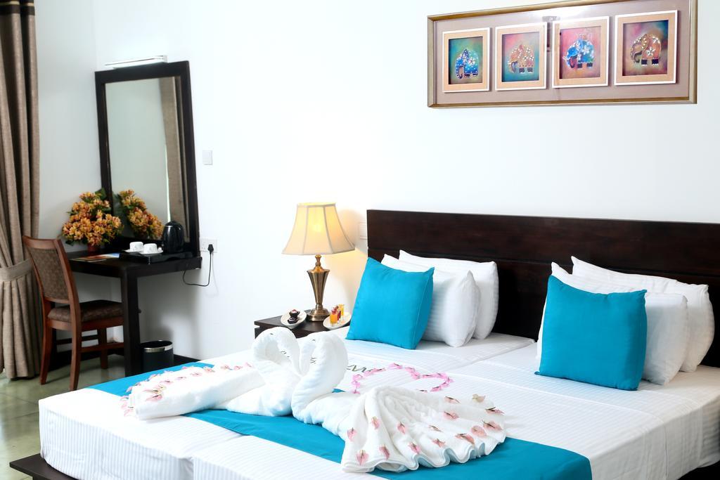 Coco Royal Beach Resort Kalutara Exterior foto